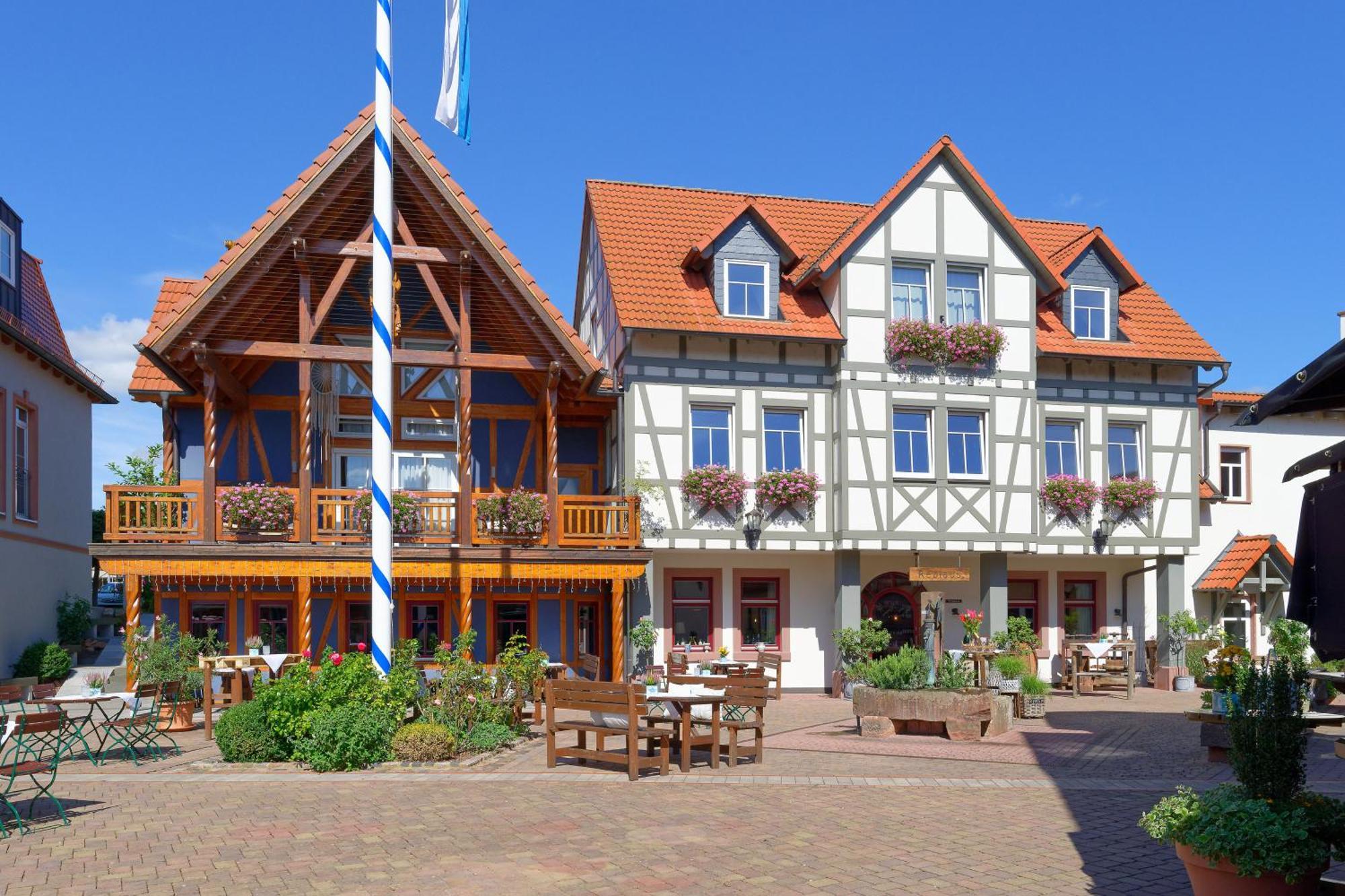 Seehotel Niedernberg - Das Dorf Am See Exterior foto